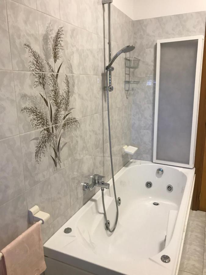 B&B Tra Gli Ulivi 로카 산 지오반니 외부 사진